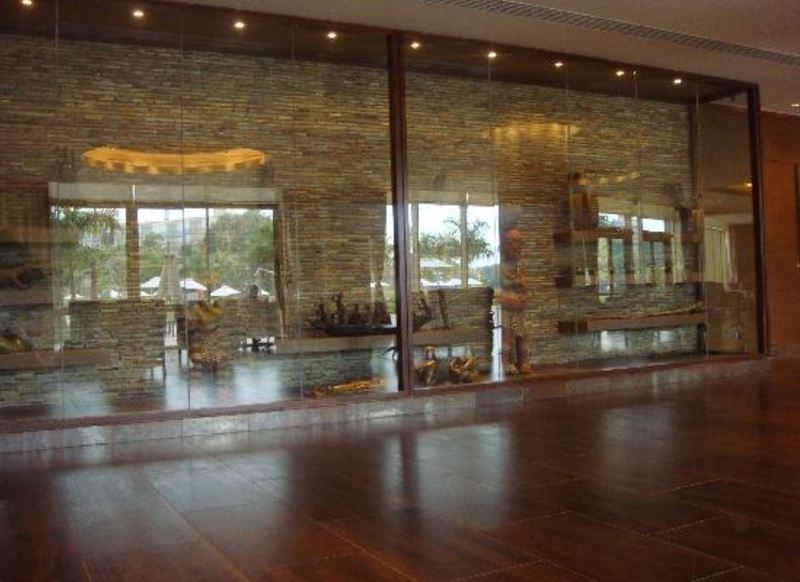 Moevenpick Ambassador Hotel Accra Exterior photo