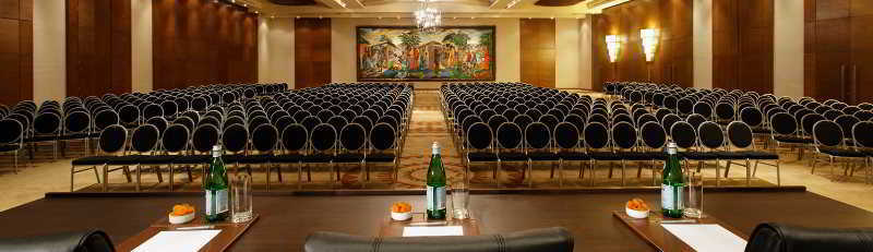 Moevenpick Ambassador Hotel Accra Exterior photo