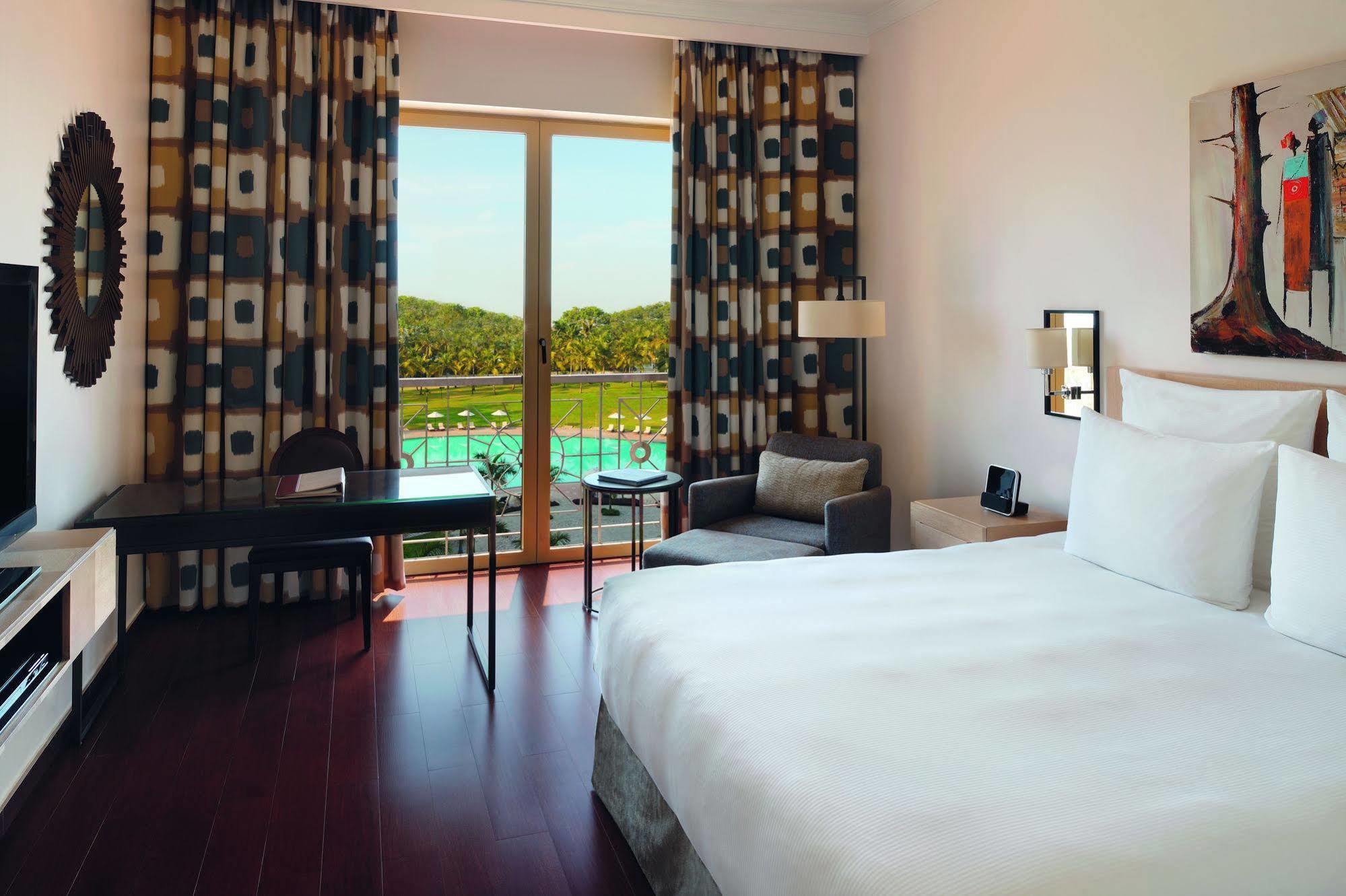 Moevenpick Ambassador Hotel Accra Exterior photo