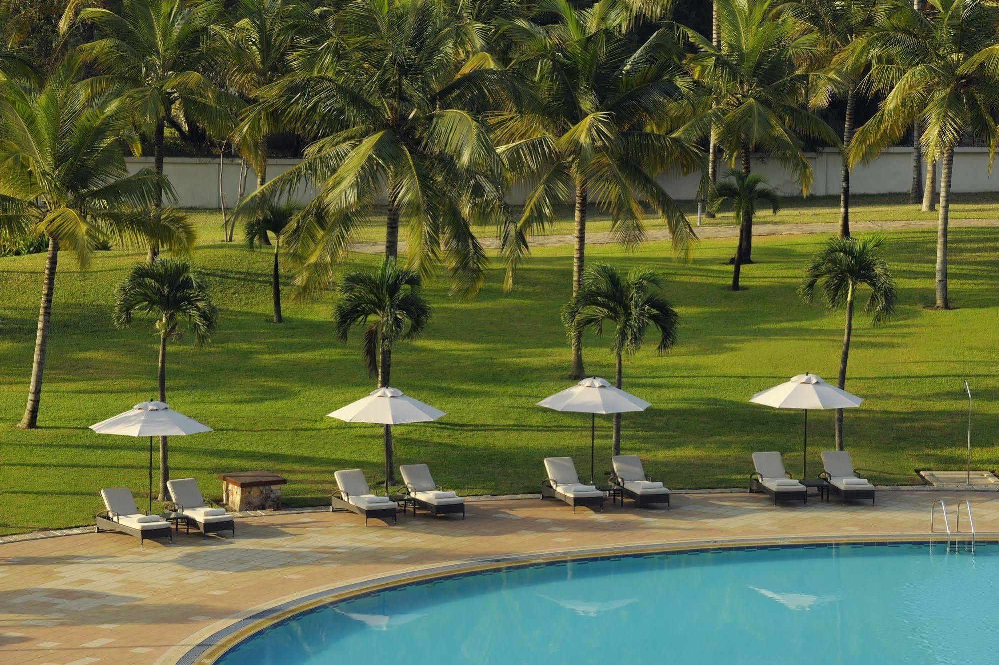 Moevenpick Ambassador Hotel Accra Exterior photo